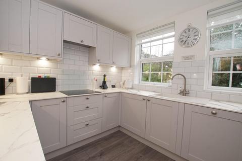 2 bedroom flat for sale, Link Road, Eastbourne BN20