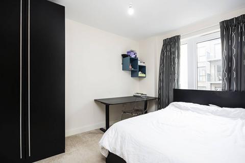 3 bedroom flat for sale, Guardian Avenue, Colindale, London, NW9