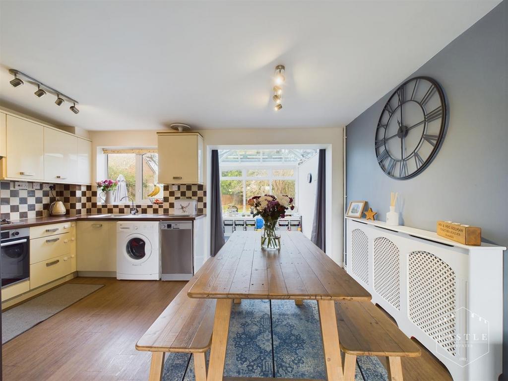 Dining kitchen