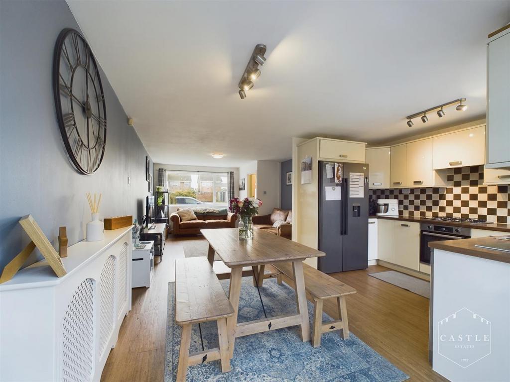 Dining kitchen