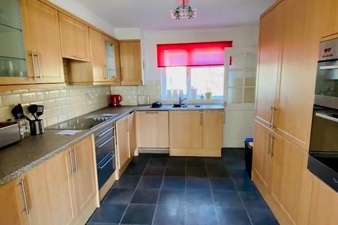 4 bedroom end of terrace house for sale, Adair Close, London