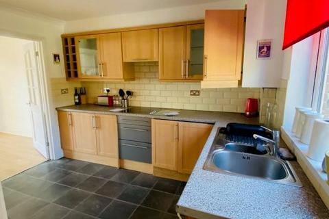 4 bedroom end of terrace house for sale, Adair Close, London