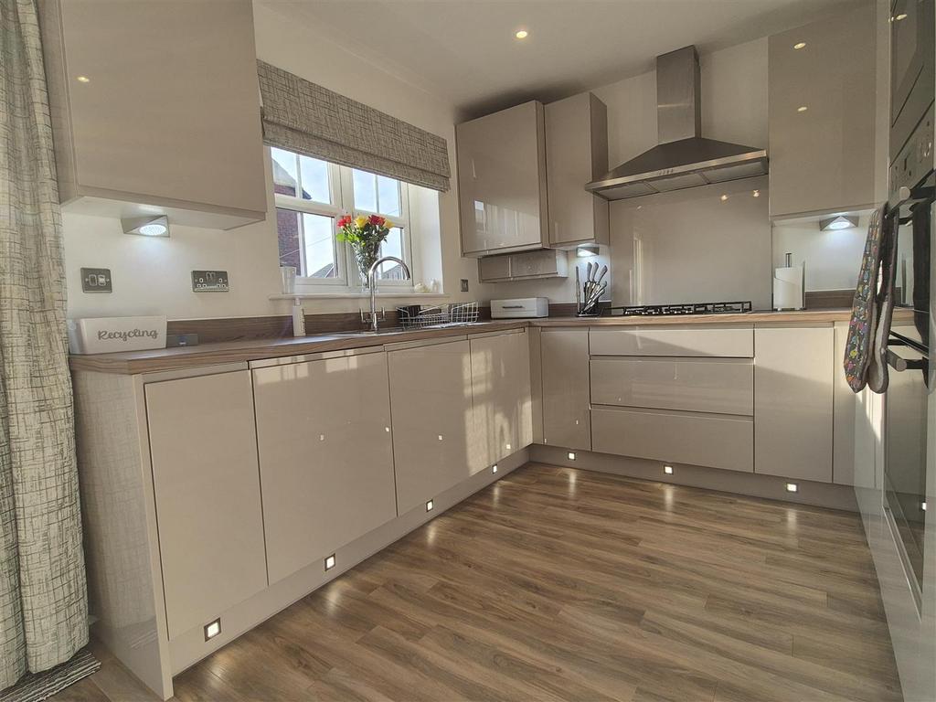 Dining kitchen