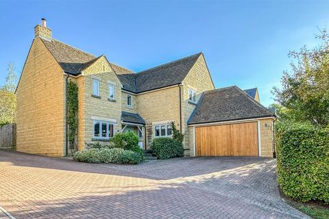 2 Common Road, Malmesbury, SN16 0HN