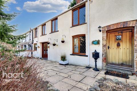 4 bedroom terraced house for sale, Millbrook Place, Little Mill