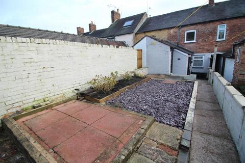 2 bedroom terraced house to rent, Queen Street, Staffordshire ST10