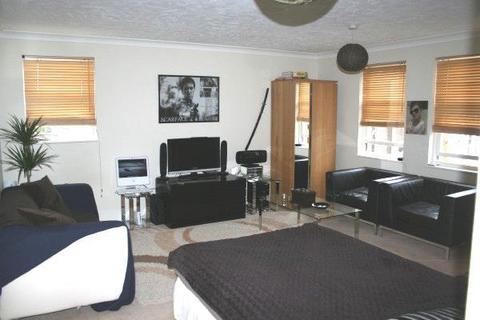 Studio to rent, East Hill Wandsworth