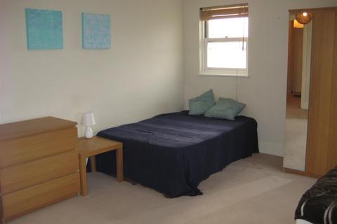 Studio to rent, East Hill Wandsworth