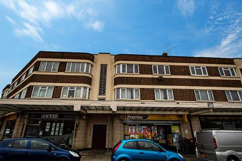 2 bedroom flat for sale, Manners Way, Southend-on-Sea SS2