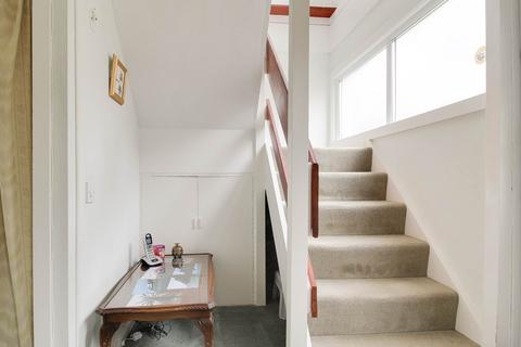 7 Bishops Drive, Lewes, BN7 1HA