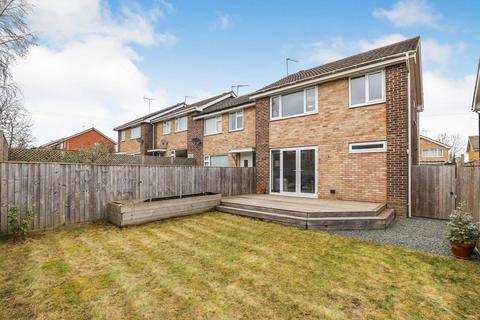 8 Durham Way, Harrogate, HG3 2TB