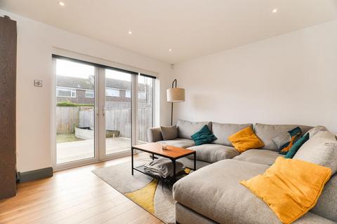 8 Durham Way, Harrogate, HG3 2TB