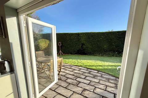 16 Bushythorn Road, Chew Stoke, Bristol, BS40 8XP