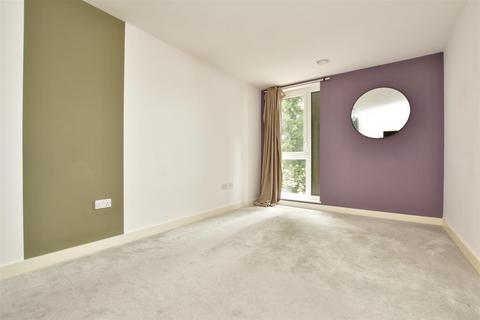 1 bedroom apartment to rent, Marketfield Way Redhill RH1