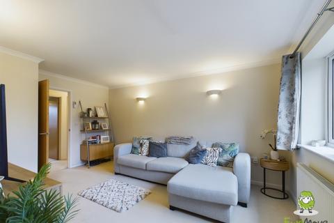 2 bedroom flat for sale, CANNOCK COURT, OLD WORTING ROAD, BASINGSTOKE, HAMPSHIRE, RG22