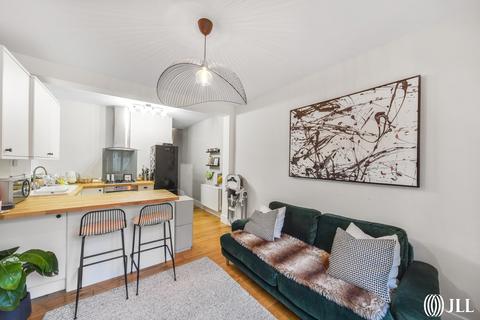 2 bedroom flat for sale, Brouncker Road London W3