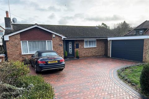 4 bedroom detached bungalow to rent, Lower Mardley Hill, Welwyn AL6