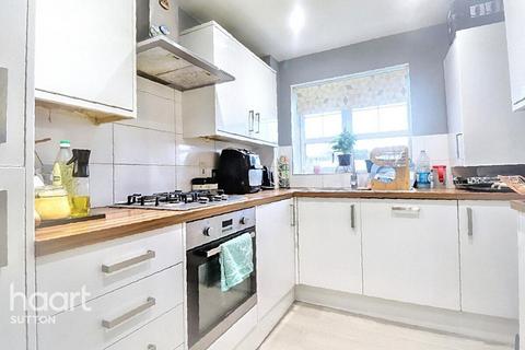 2 bedroom flat for sale, Heron Close, Sutton