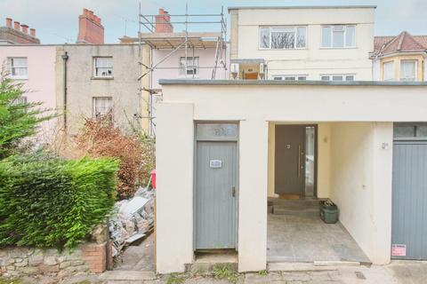 9b Westfield Place, Bristol, BS8 4AY