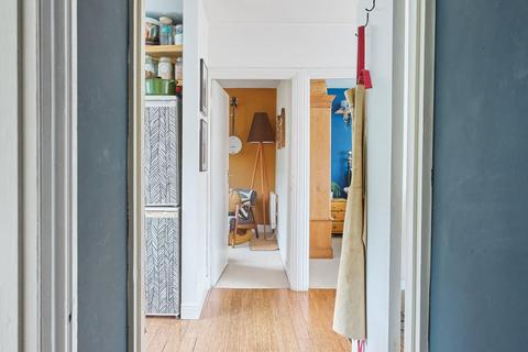 9b Westfield Place, Bristol, BS8 4AY