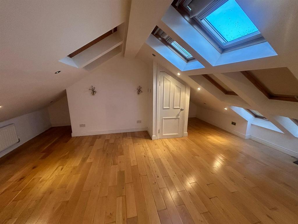 Bedroom 5...jpg