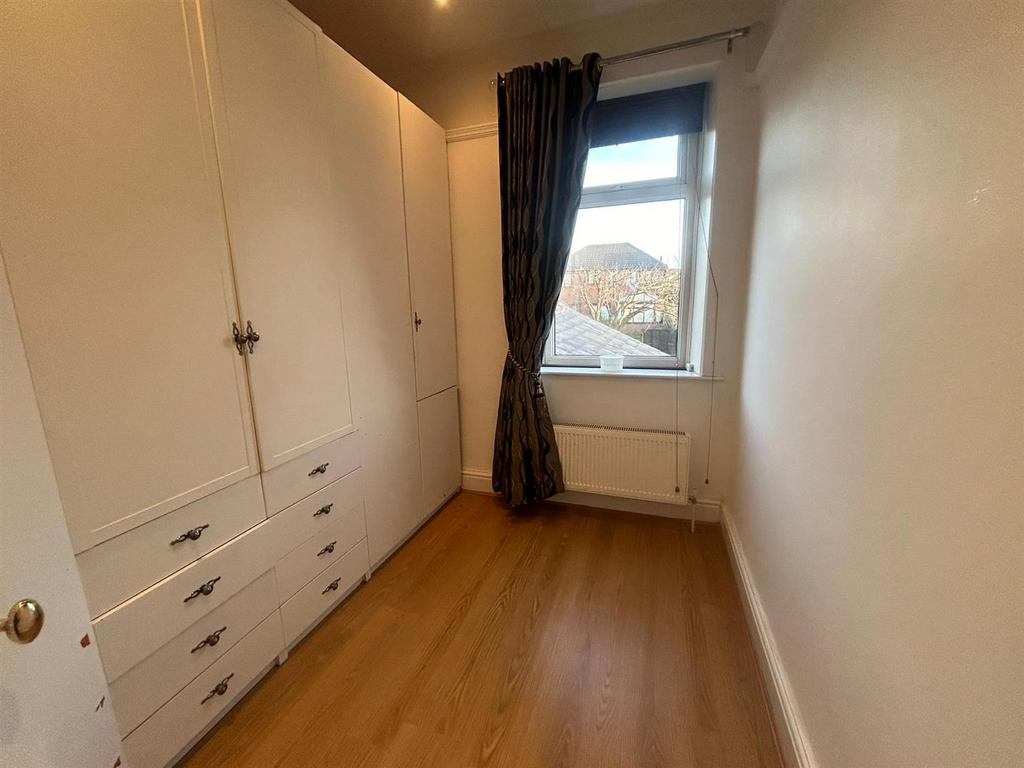 Bedroom 4.jpg