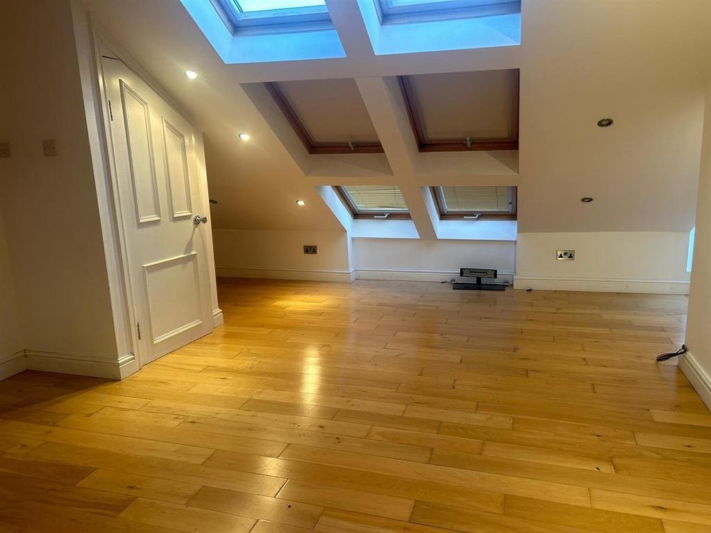 Bedroom 5.jpg