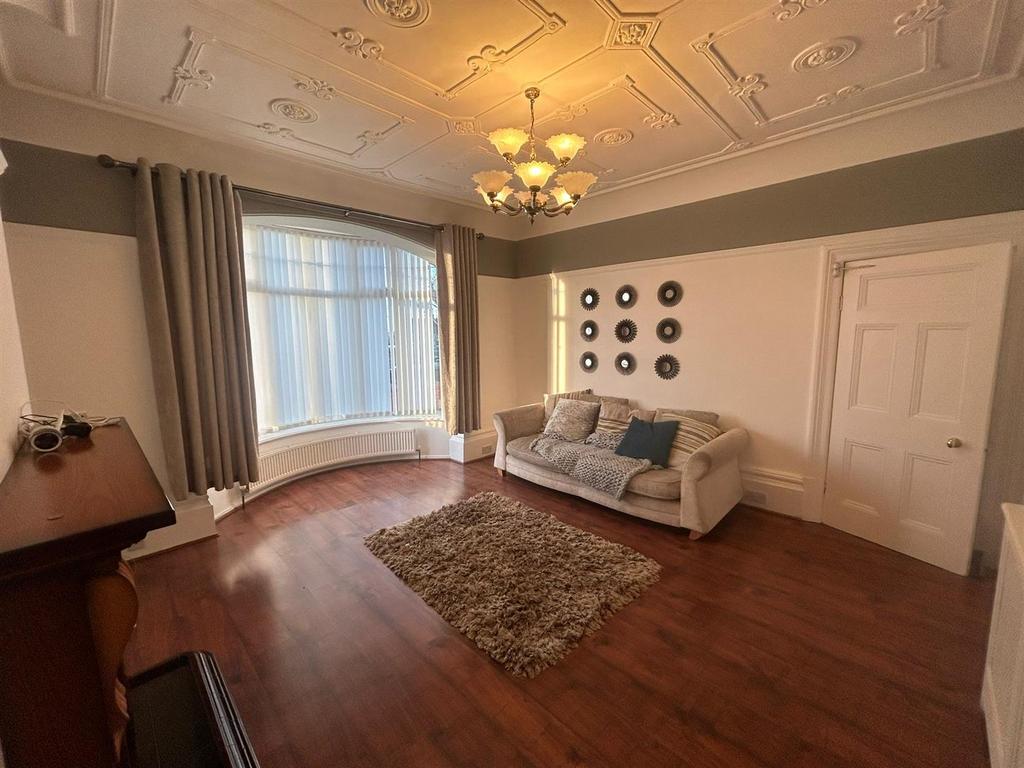 Living room 1.jpg