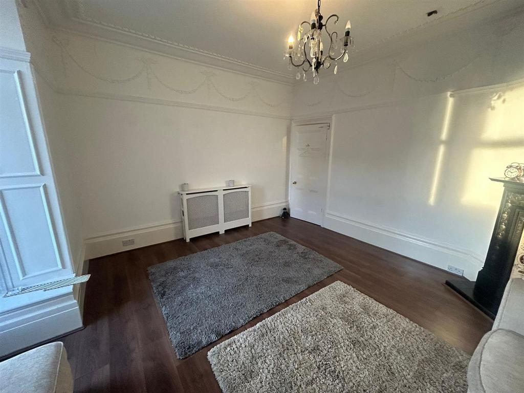 Living room 2...jpg