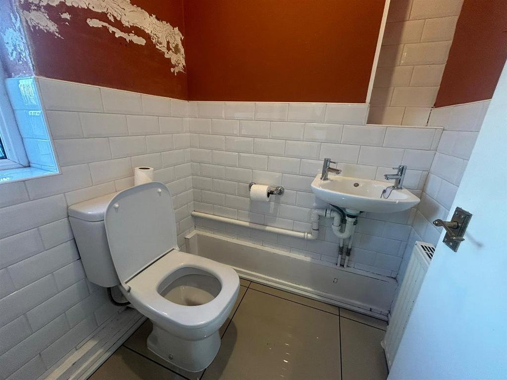 Downstairs WC.jpg