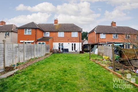 22 Hazel Crescent, Reading, RG2 7ND