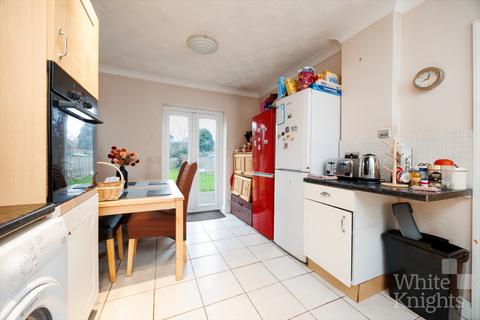 22 Hazel Crescent, Reading, RG2 7ND