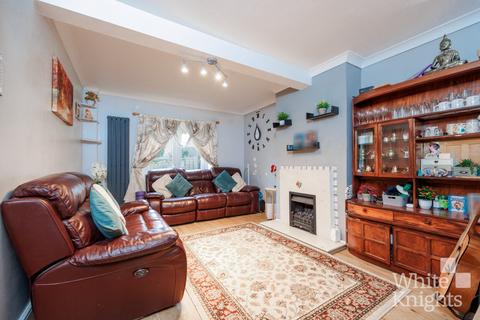 22 Hazel Crescent, Reading, RG2 7ND