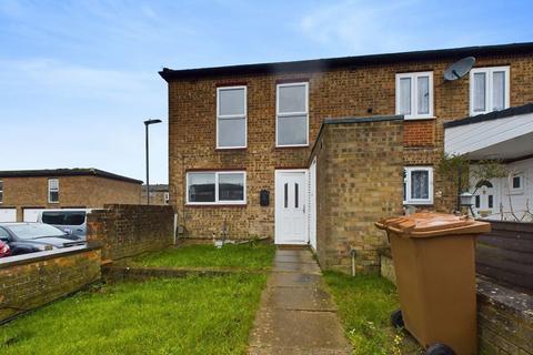 4 bedroom end of terrace house to rent, Canterbury Way, Stevenage SG1