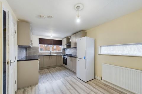 4 bedroom end of terrace house to rent, Canterbury Way, Stevenage SG1