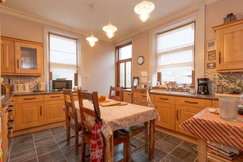 4 bedroom end of terrace house for sale, Hall Royd, Shipley, West Yorkshire, BD18