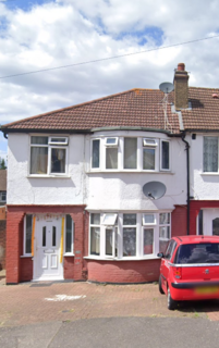 3 bedroom semi-detached house to rent, Stroud Gate, Harrow HA2