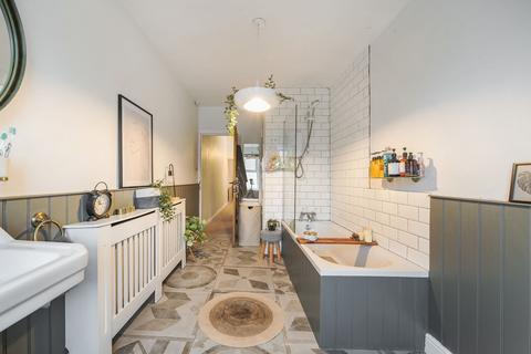 75 Albert Road, Harrogate, HG1 4HX
