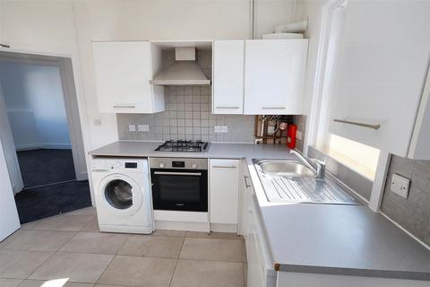 3 bedroom flat to rent, Lancaster Road, ENFIELD EN2