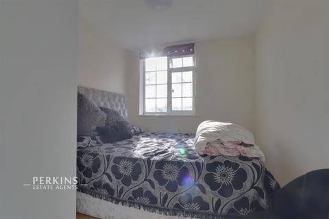 3 bedroom flat for sale, Greenford, UB6