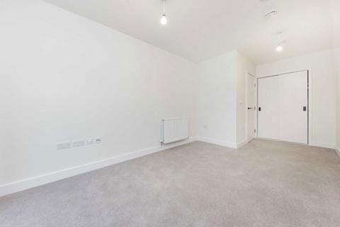 1 bedroom flat to rent, Green Street, London NW10