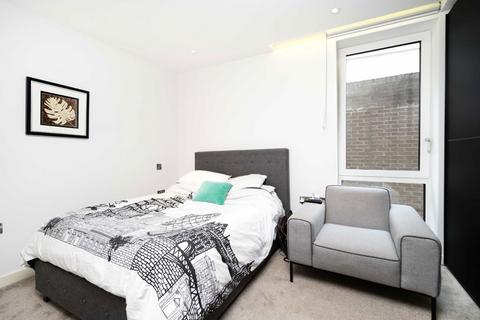 1 bedroom flat for sale, Elizabeth Court, London SW1P