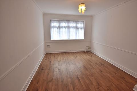 2 bedroom flat to rent, 25 Conway Road, London, Greater London. N14