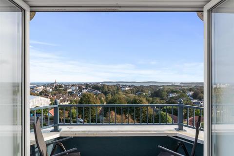 3 bedroom penthouse for sale, Bryn Y Mor, Tenby