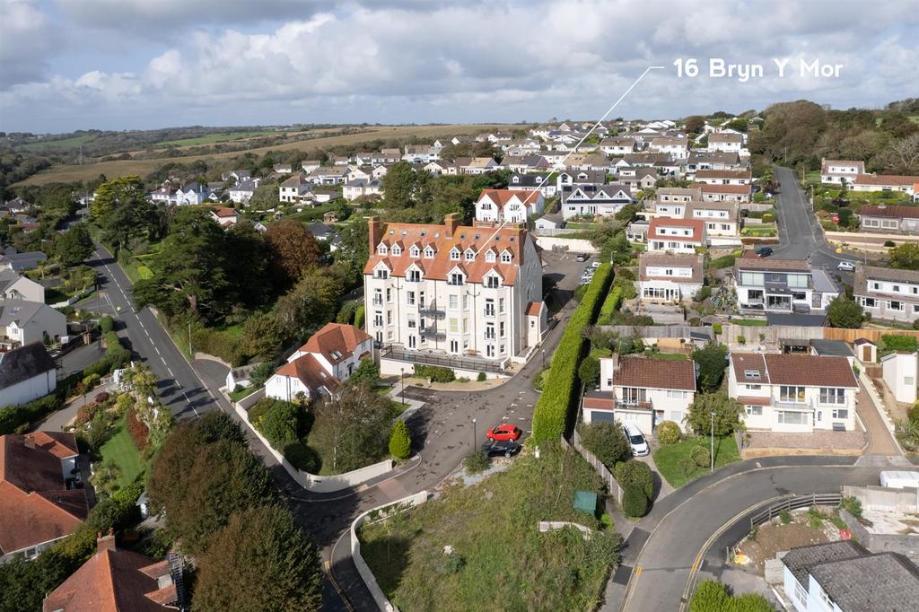 16 Bryn Y Mor,