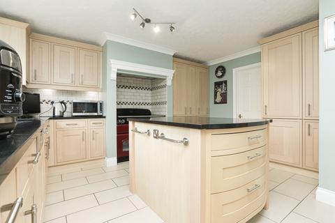 4 bedroom detached house for sale, Church Hill, Shepherdswell, CT15