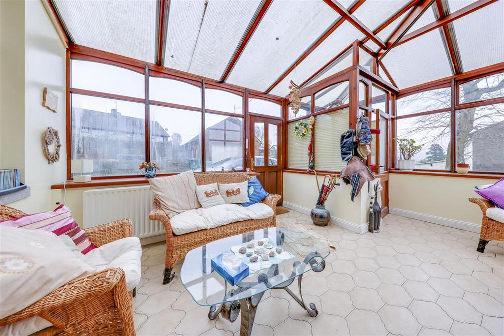 Sun Room &amp; WC