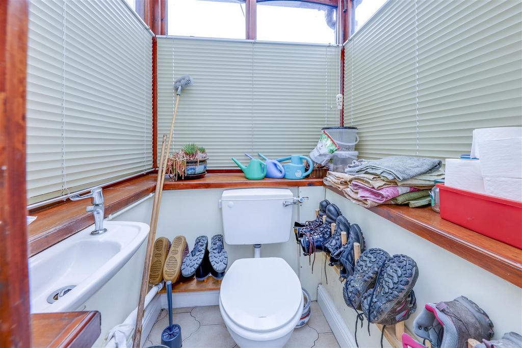 WC / Boot Room