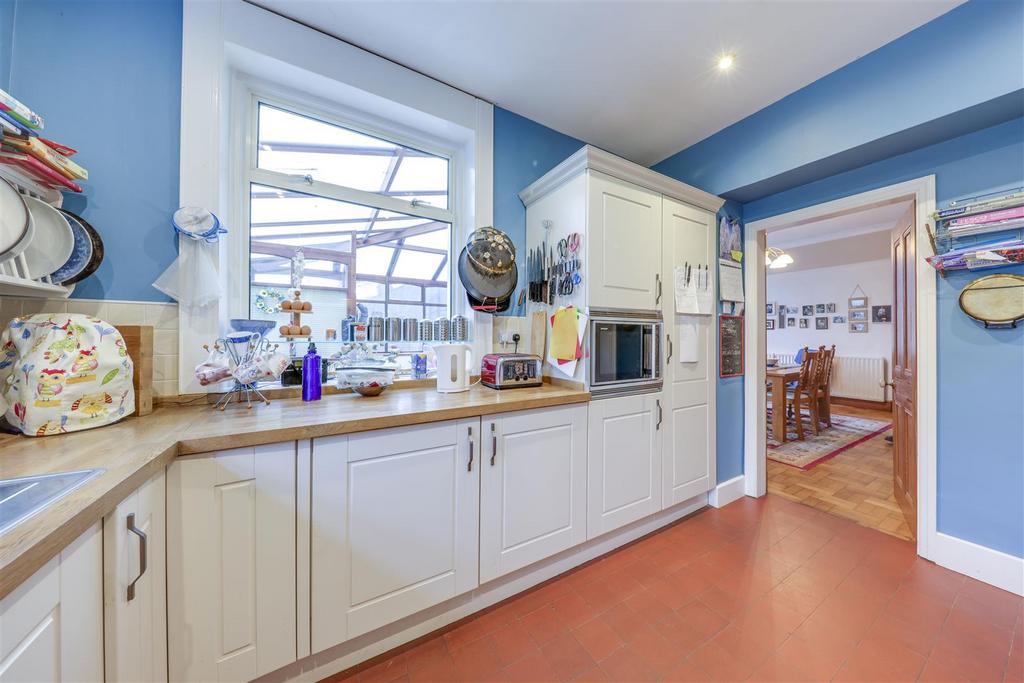 Kitchen Alt