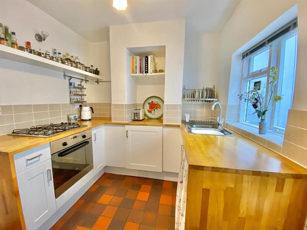 Kitchen 1.jpg